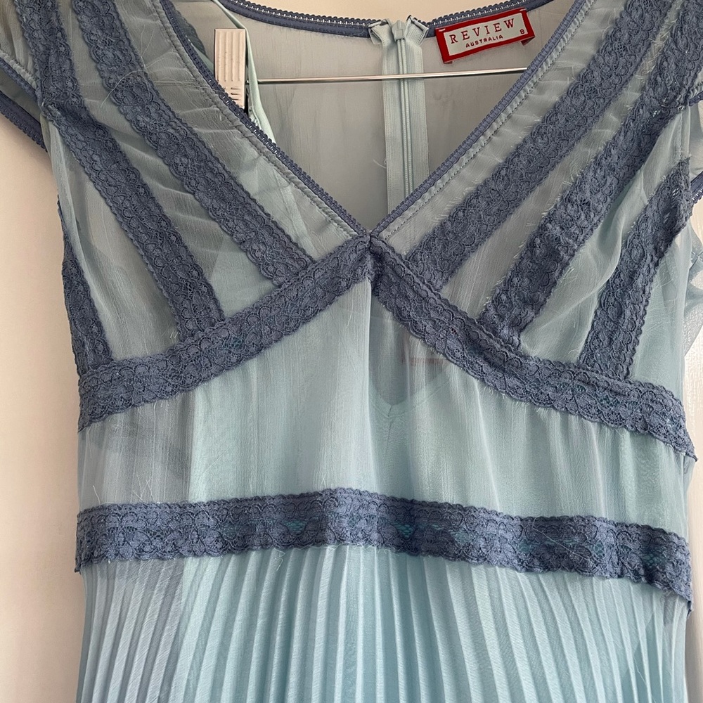 Beautiful REVIEW pleated dress with lace detail. - Picture 2 of 4